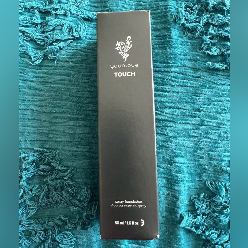 YOUNIQUE TOUCH Spray Foundation